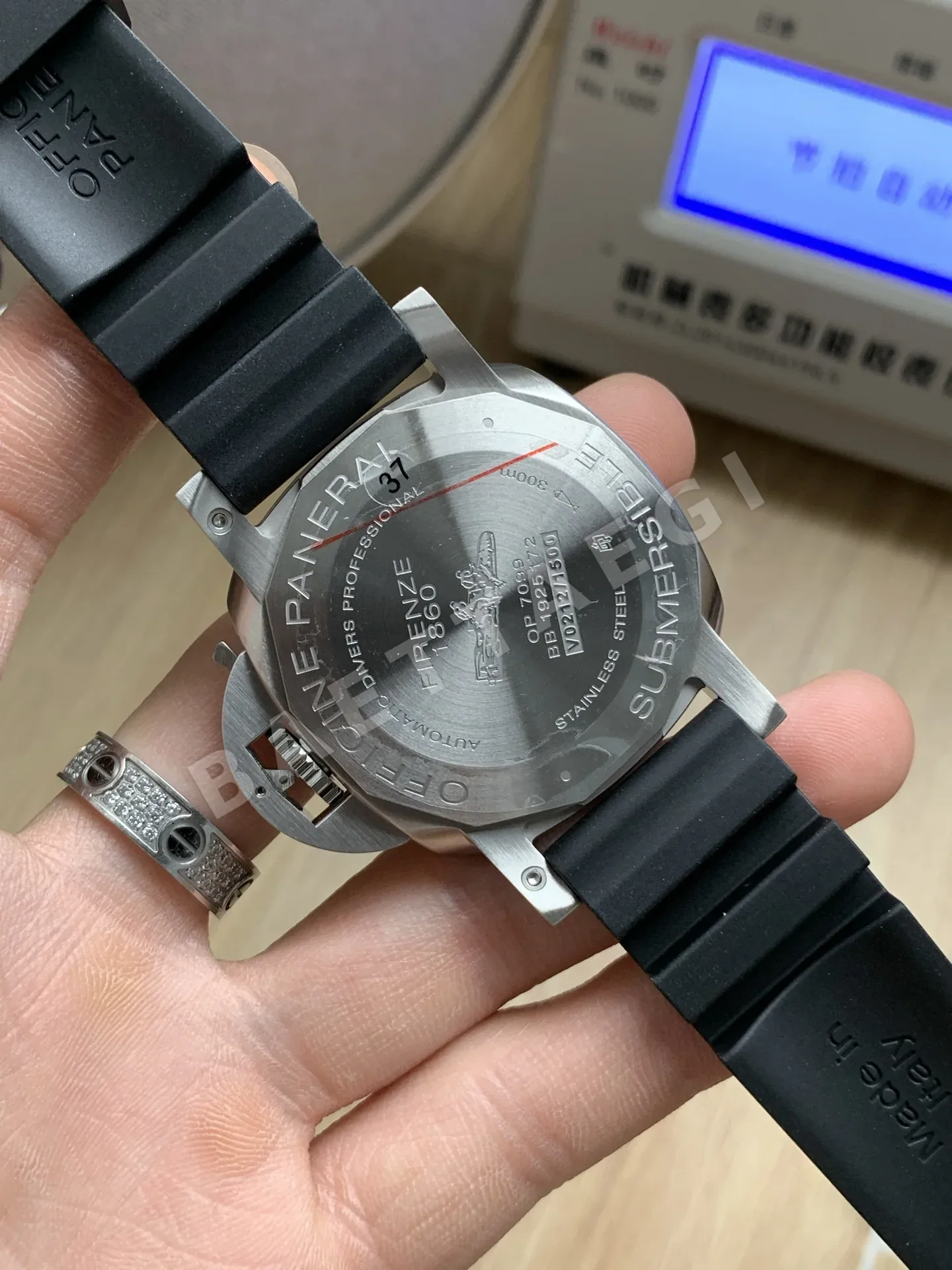 파네라이 PAM683 세라믹 시계 상세 이미지 4