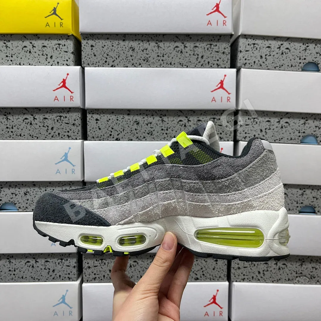 나이키 [KZ2.0] 에어 맥스 95 OG 그레이 화이트 그린 HM4738-001 201164 Nike Air Max 95 OG Reverse 상세 이미지 4