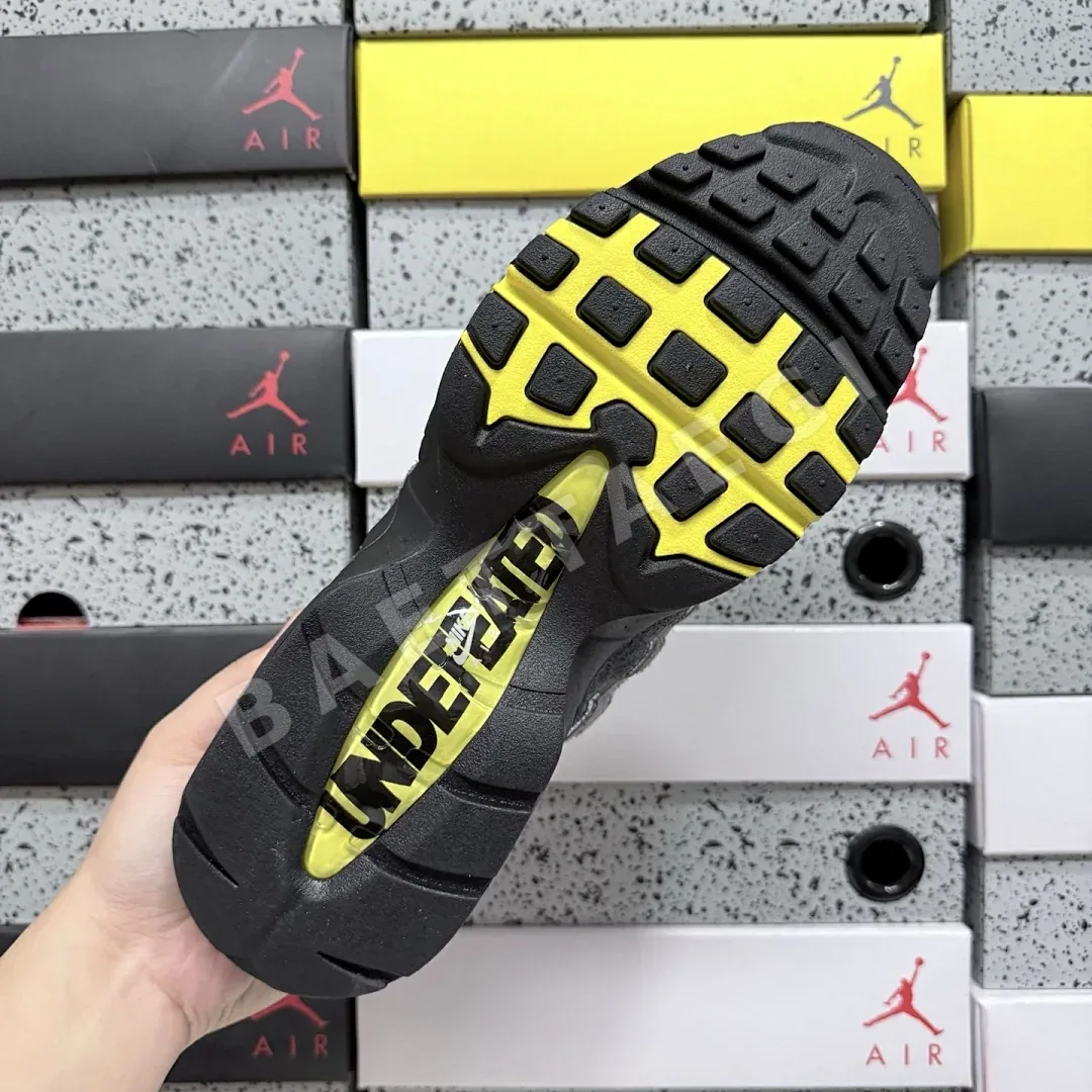 나이키 [KZ2.0] 에어 맥스 95 SP IB4523-002 201336 Nike Air Max 95 SP Undefeated Geo 상세 이미지 2