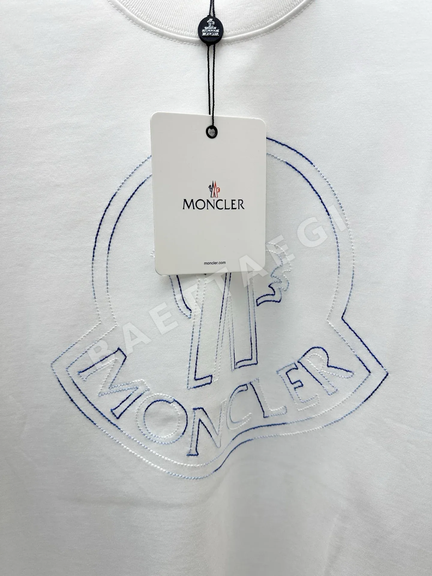 몽클레르 자수 반팔 티셔츠 상세 이미지 5