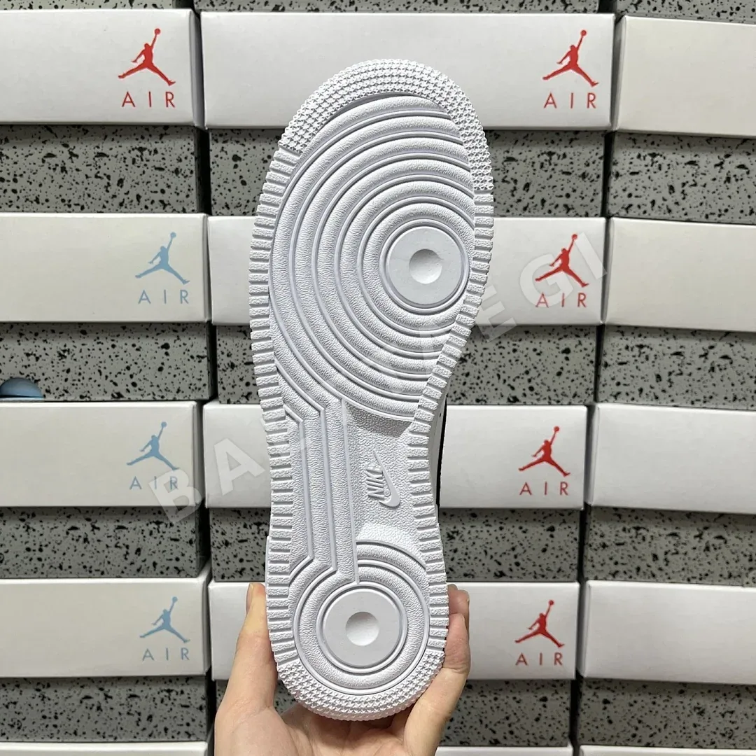 나이키 [MAX] 에어 포스 1 로우 CU9225-102 201087 Nike Air Force 1 Low Supreme White Black 상세 이미지 3