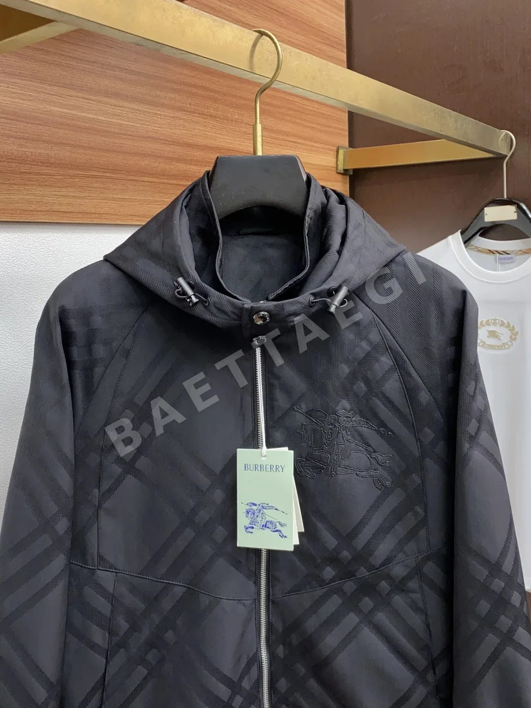 버버리 오버핏 스탠드카라 자켓 상세 이미지 2