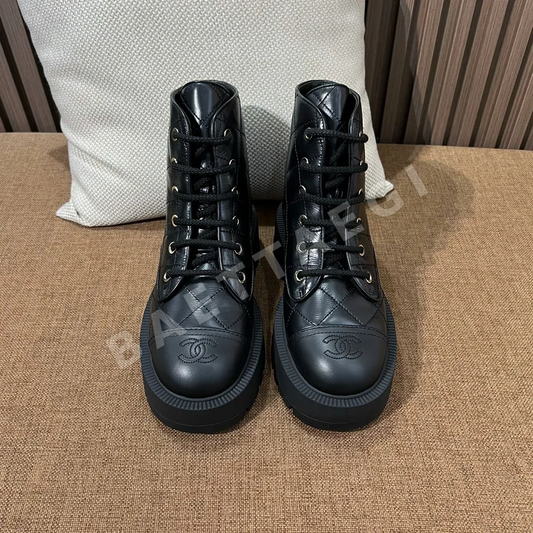샤넬 부츠 카프스킨 퀼팅 디자인 187143
