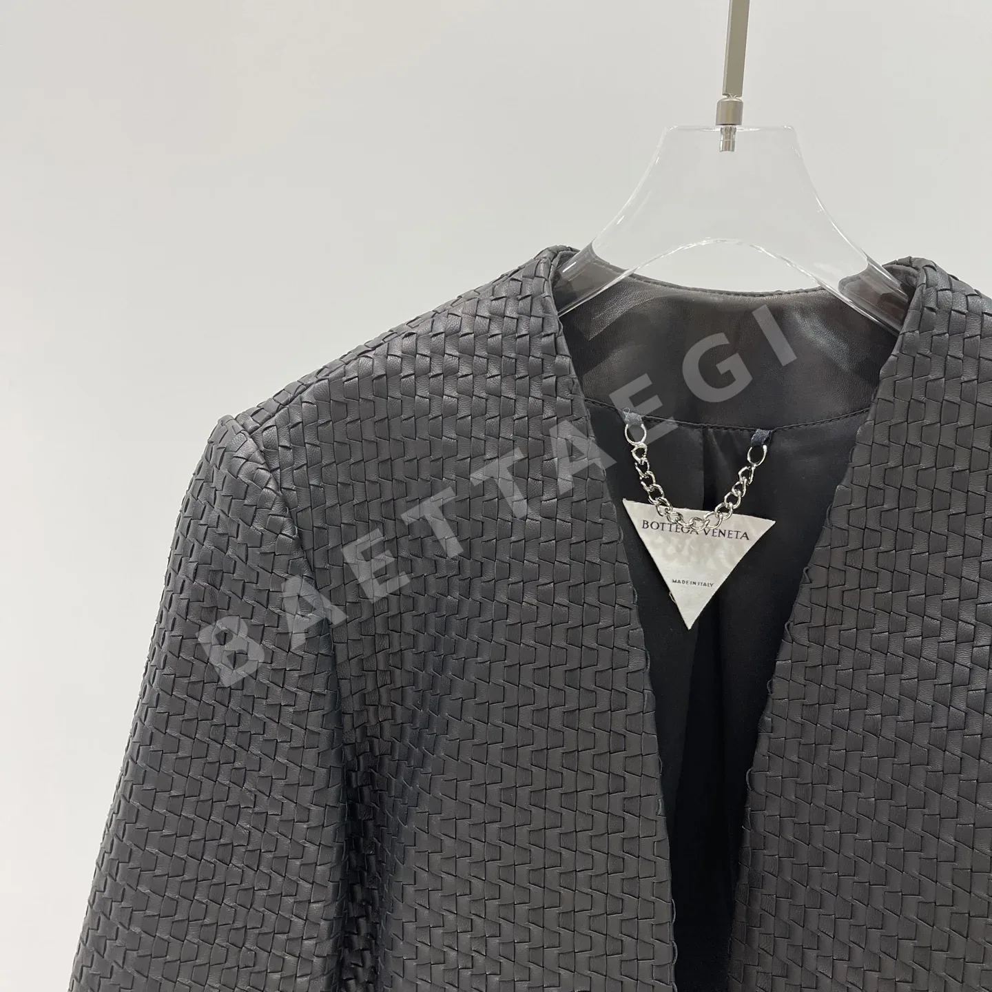 보테가베네타 램스킨 꼬임 가죽 여성 자켓 상세 이미지 6