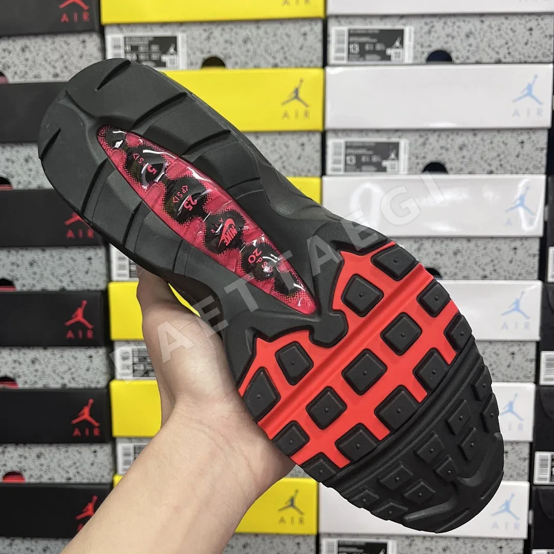 나이키 [GX] 에어 맥스 95 OG AT2865-100 201225 Nike Air Max 95 OG Solar Red 상세 이미지 5