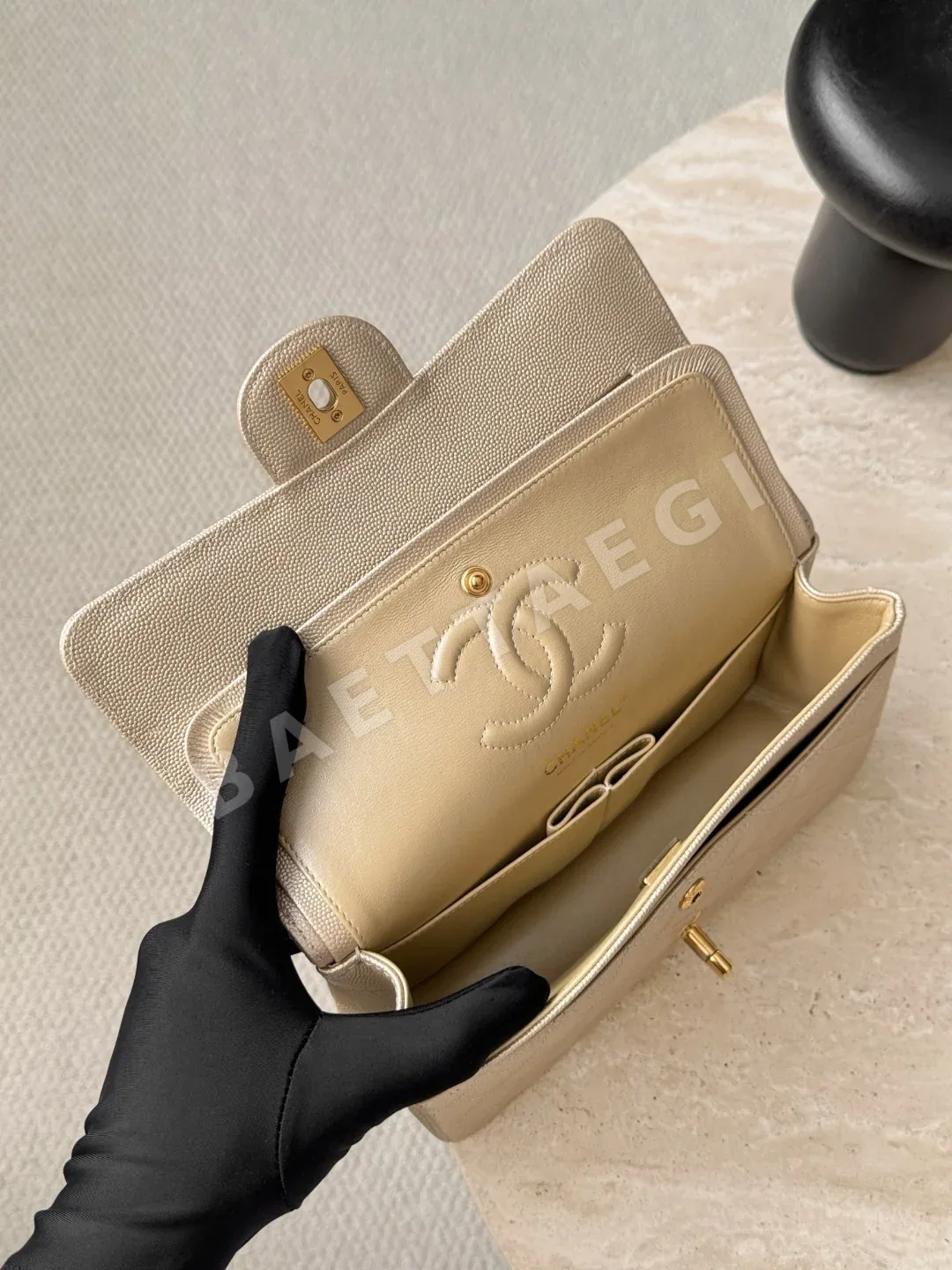샤넬 금장 캐비어 가방 33659
