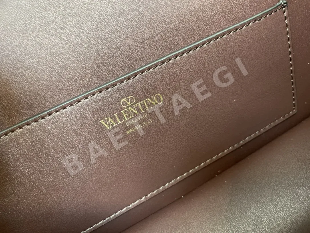 발렌티노 호스헤어 레오파드 프린트 카프스킨 언더암백 상세 이미지 9
