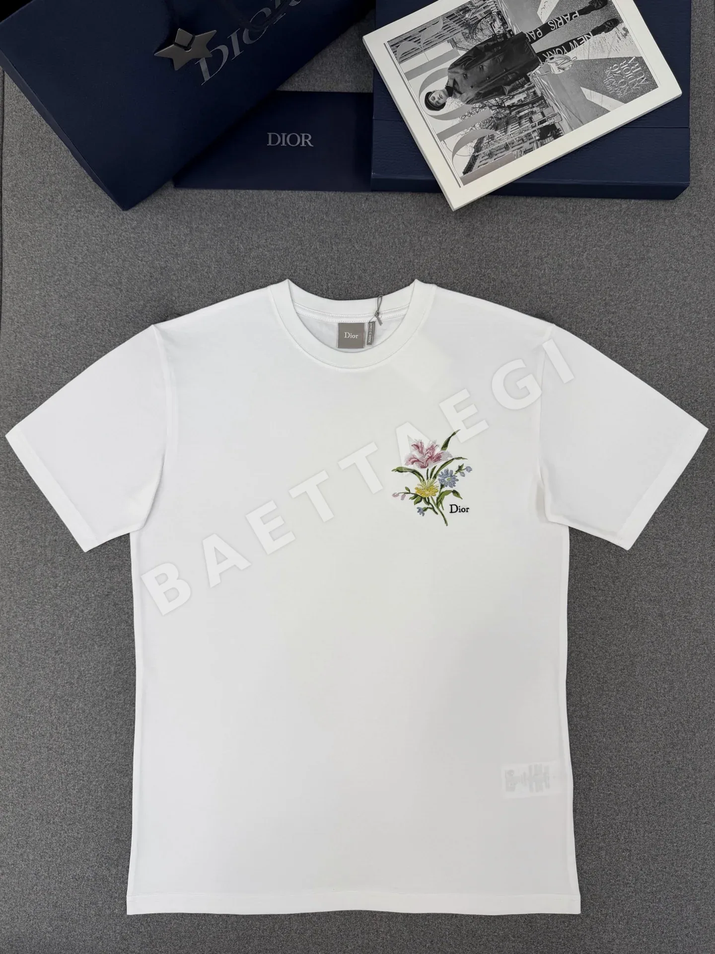 디올 꽃무늬 자수 남성 코튼 반팔 티셔츠 120026