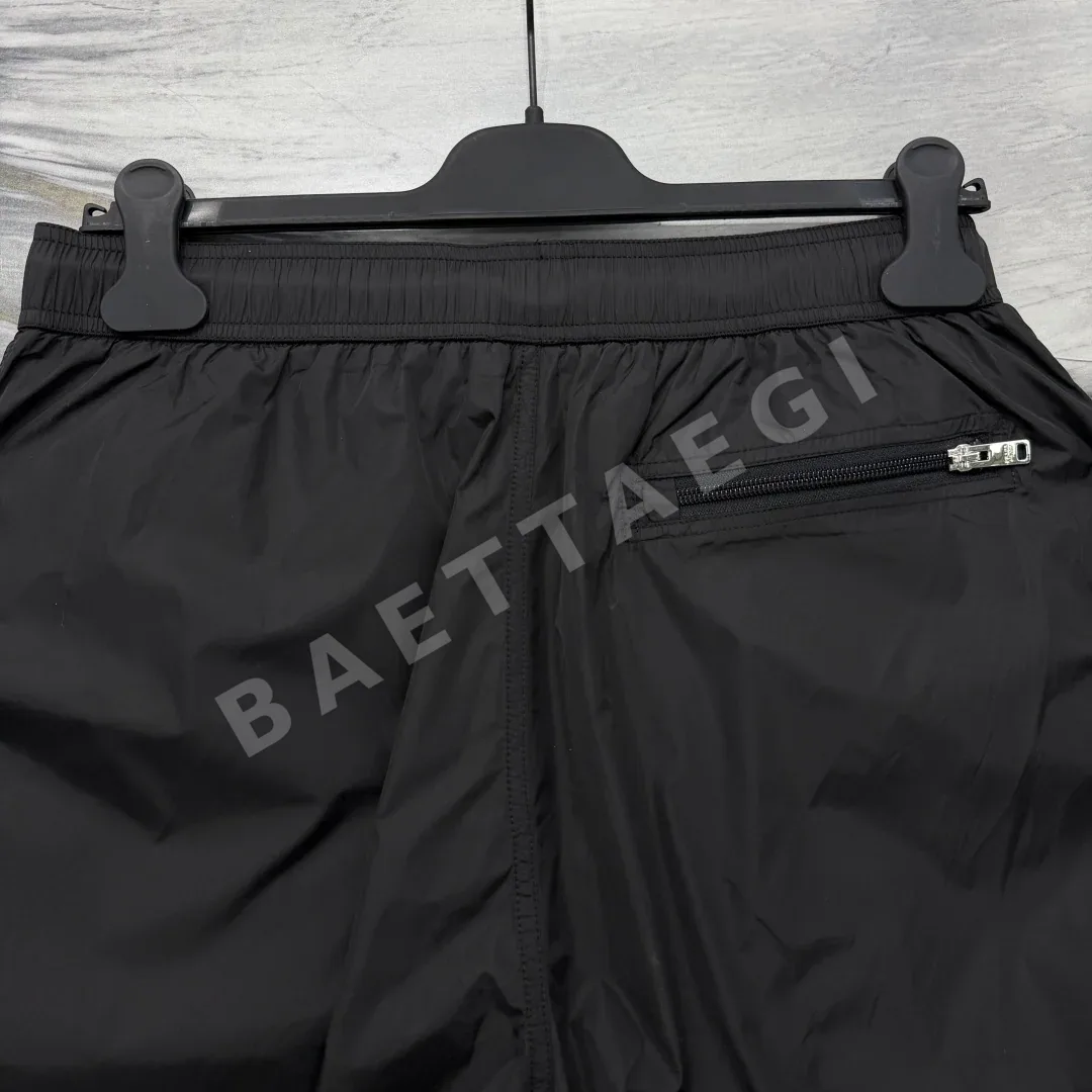 프라다 나일론 밴딩 남성 반바지 상세 이미지 6