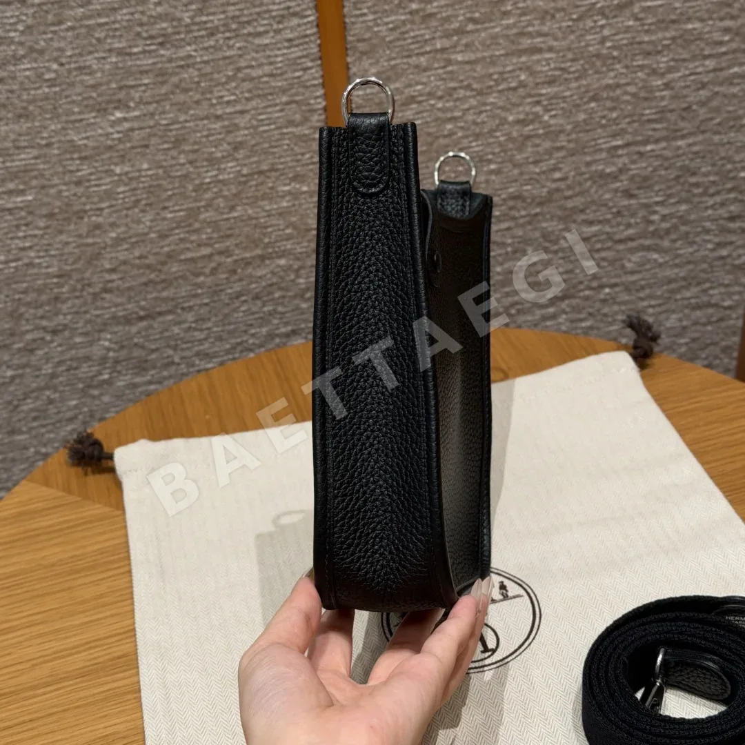 에르메스 에블린 미니 지갑 블랙 가죽 실버장식 상세 이미지 4