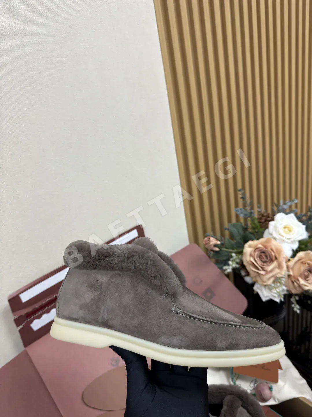 로로피아나 코요테 퍼 하이탑 신발 상세 이미지 9