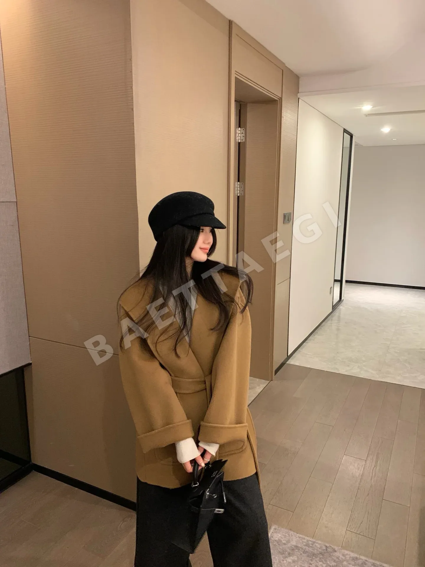 마르지엘라 여성 미니 바스로브 캐시미어 코트 202635