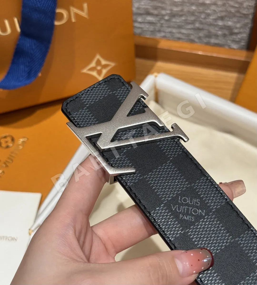 루이비통 이니셜 40mm 리버서블 가죽 벨트 상세 이미지 7