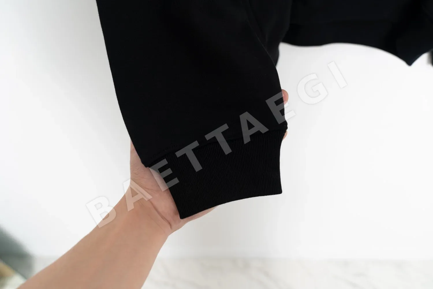 발렌시아가 남성 로고 프린트 후드 스웨트셔츠 상세 이미지 9