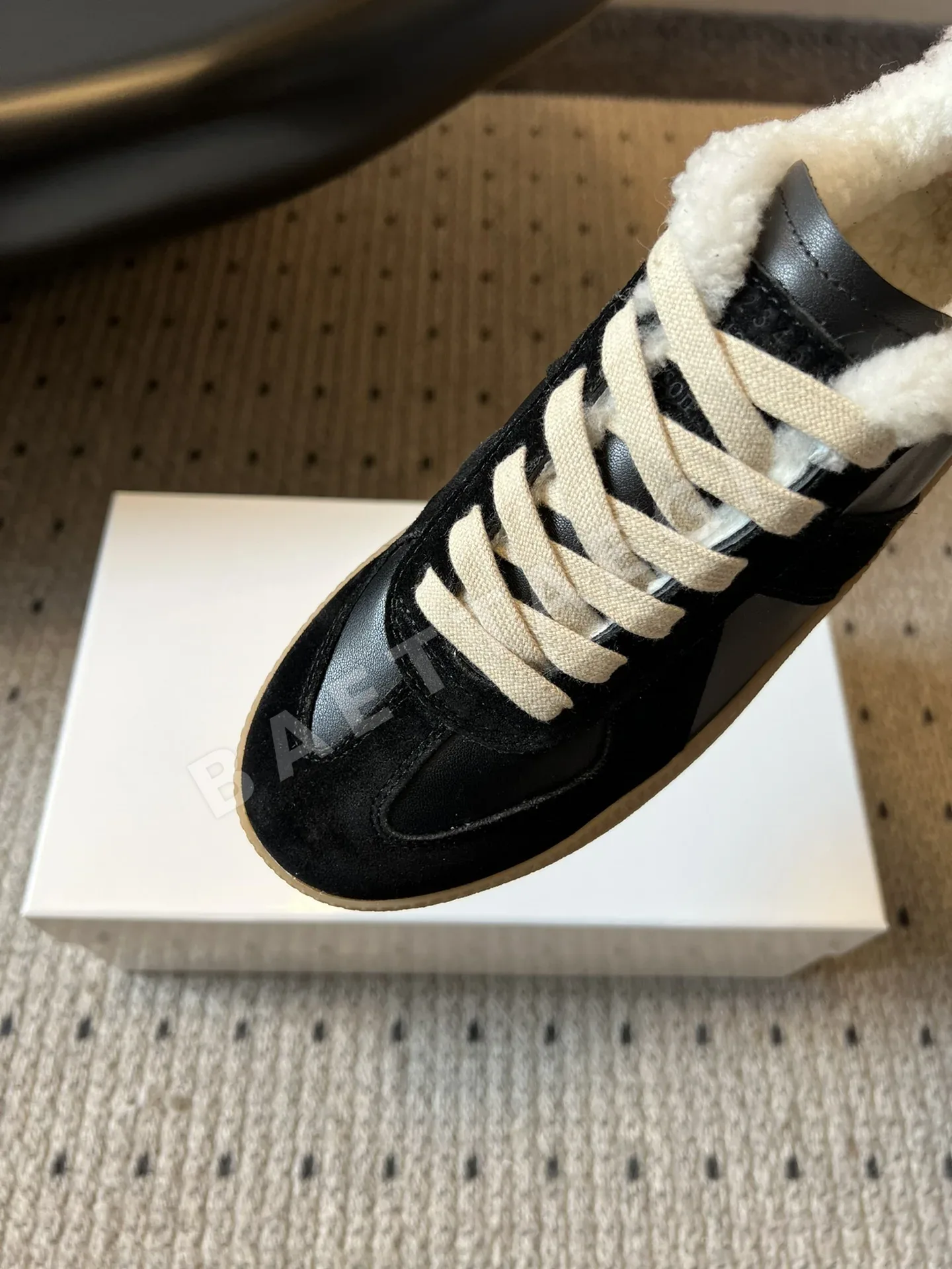 마르지엘라 클래식 투톤 레트로 트레이닝화 9188 상세 이미지 8