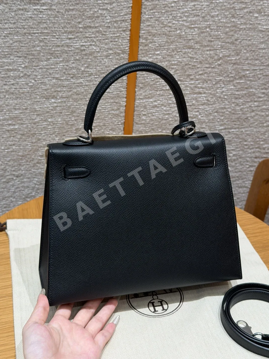 에르메스 켈리 25 블랙 가방 상세 이미지 2