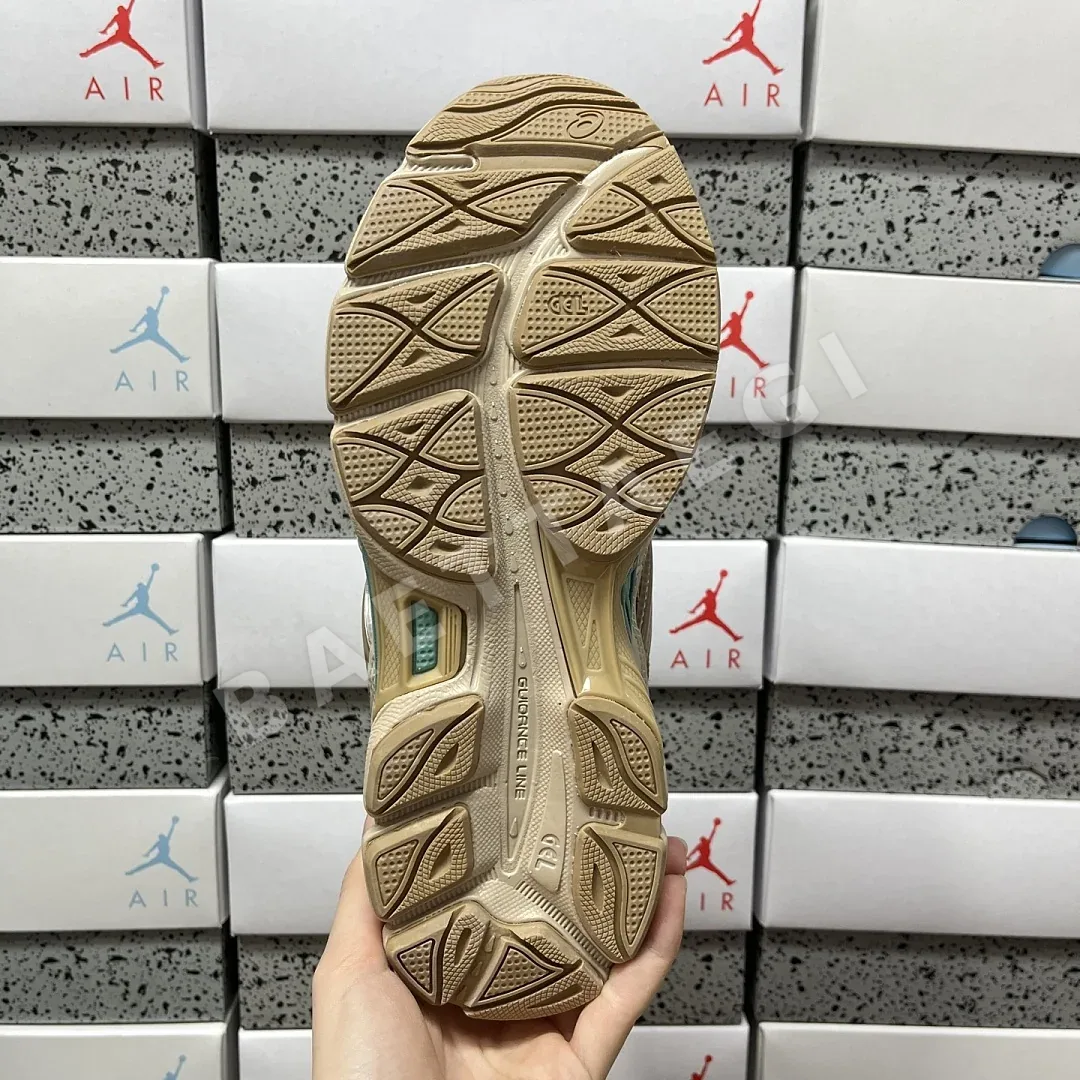 아식스 [GX] 젤 NYC 유틸리티 1203A558-300 200527 Asics Gel-NYC Utility Olive Grey Pepper 상세 이미지 7