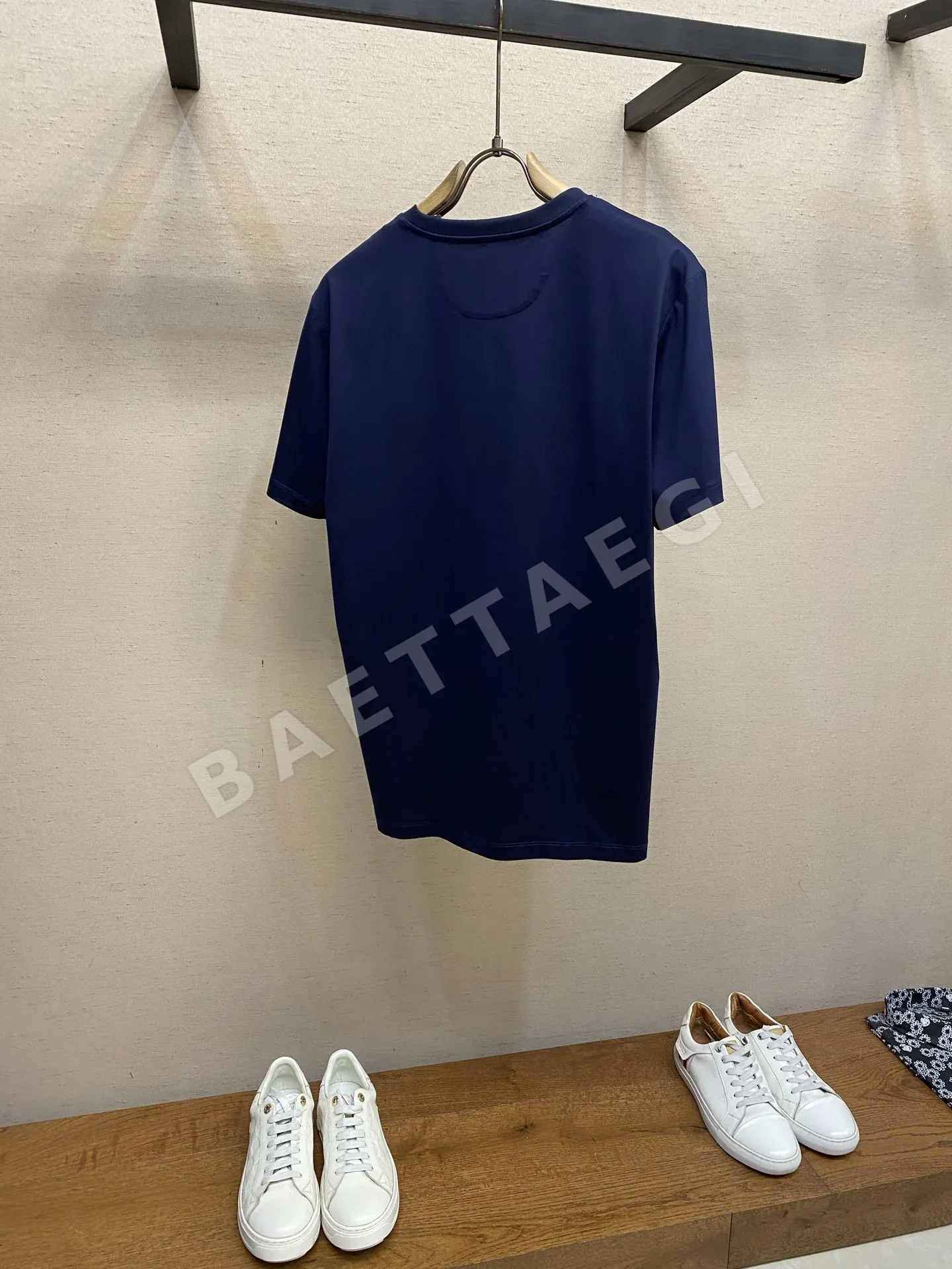 펜디 로고 프린트 남성 반팔 티셔츠 상세 이미지 2