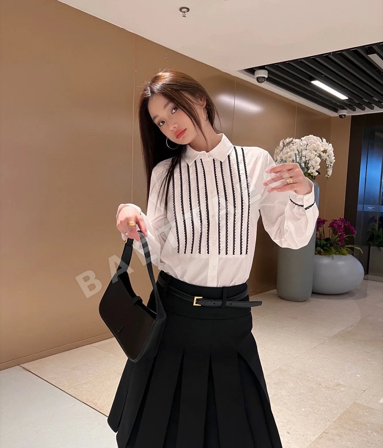 생로랑 3D 레이스 장식 면 셔츠 103383