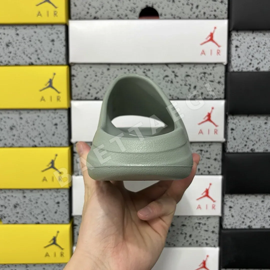 아디다스 [LW] 이지 슬라이드 ID5480 200626 Adidas Yeezy Slide Salt 상세 이미지 4