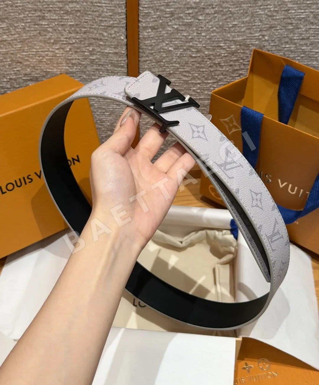 루이비통 이니셜 메탈 버클 40mm 리버시블 벨트 상세 이미지 4