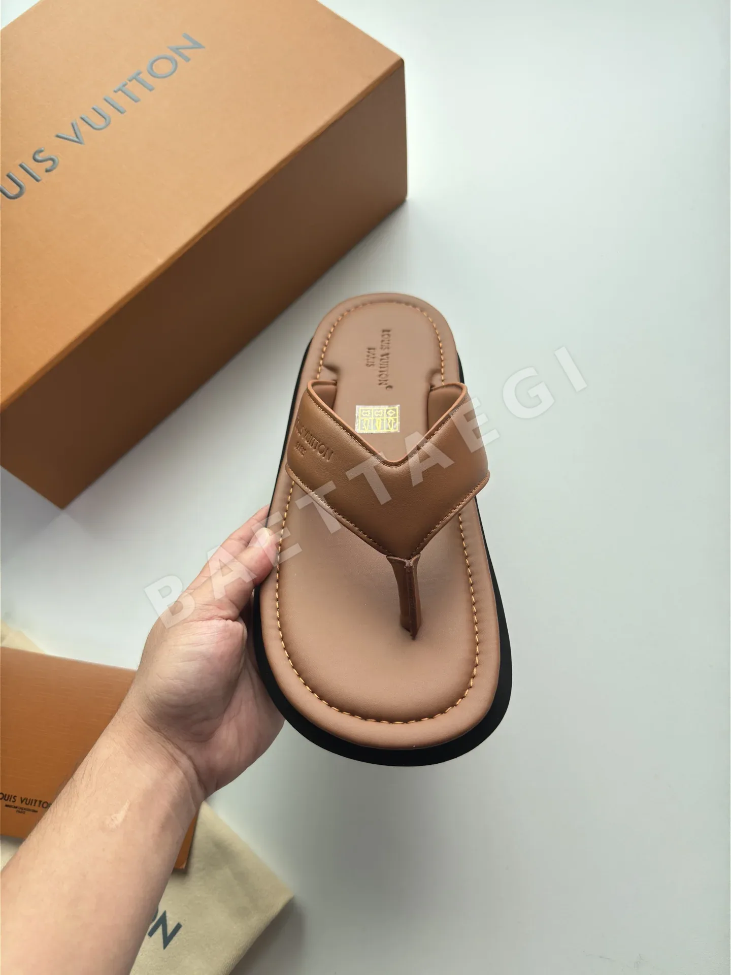 루이비통 L 패밀리 비치 샌들 상세 이미지 4