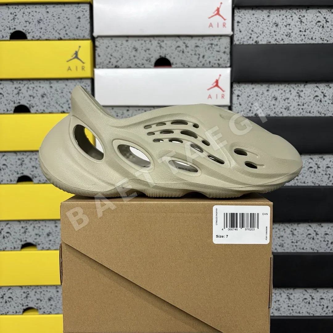 아디다스 [LW] 이지 폼 RNR GV6840 200651 Adidas Yeezy Foam RNR Stone Salt