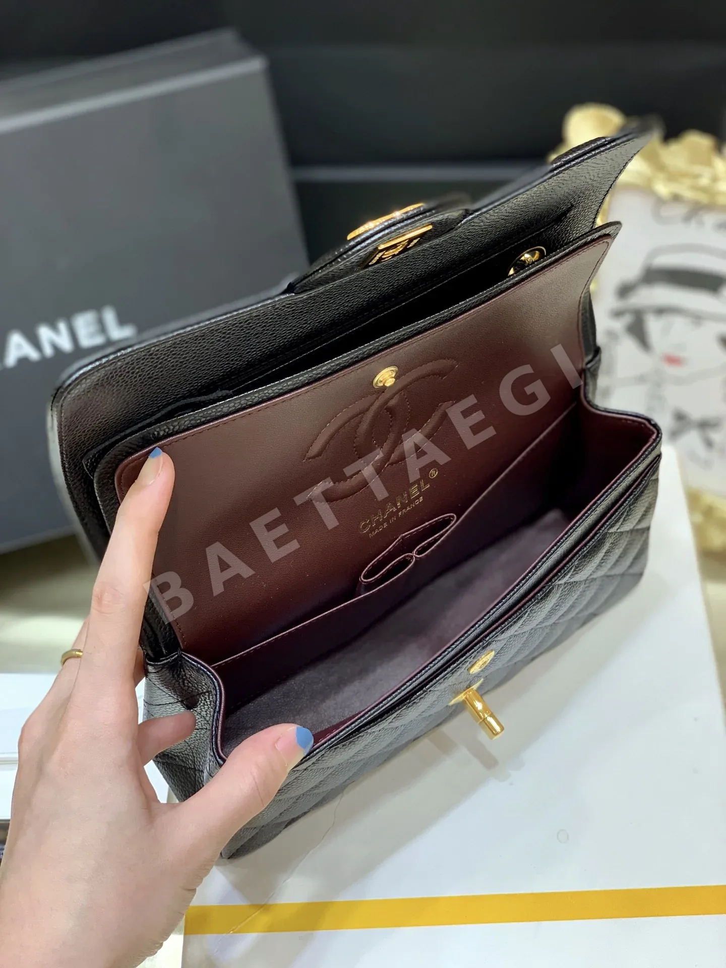 샤넬 클래식 플랩 가방 A92993 상세 이미지 9