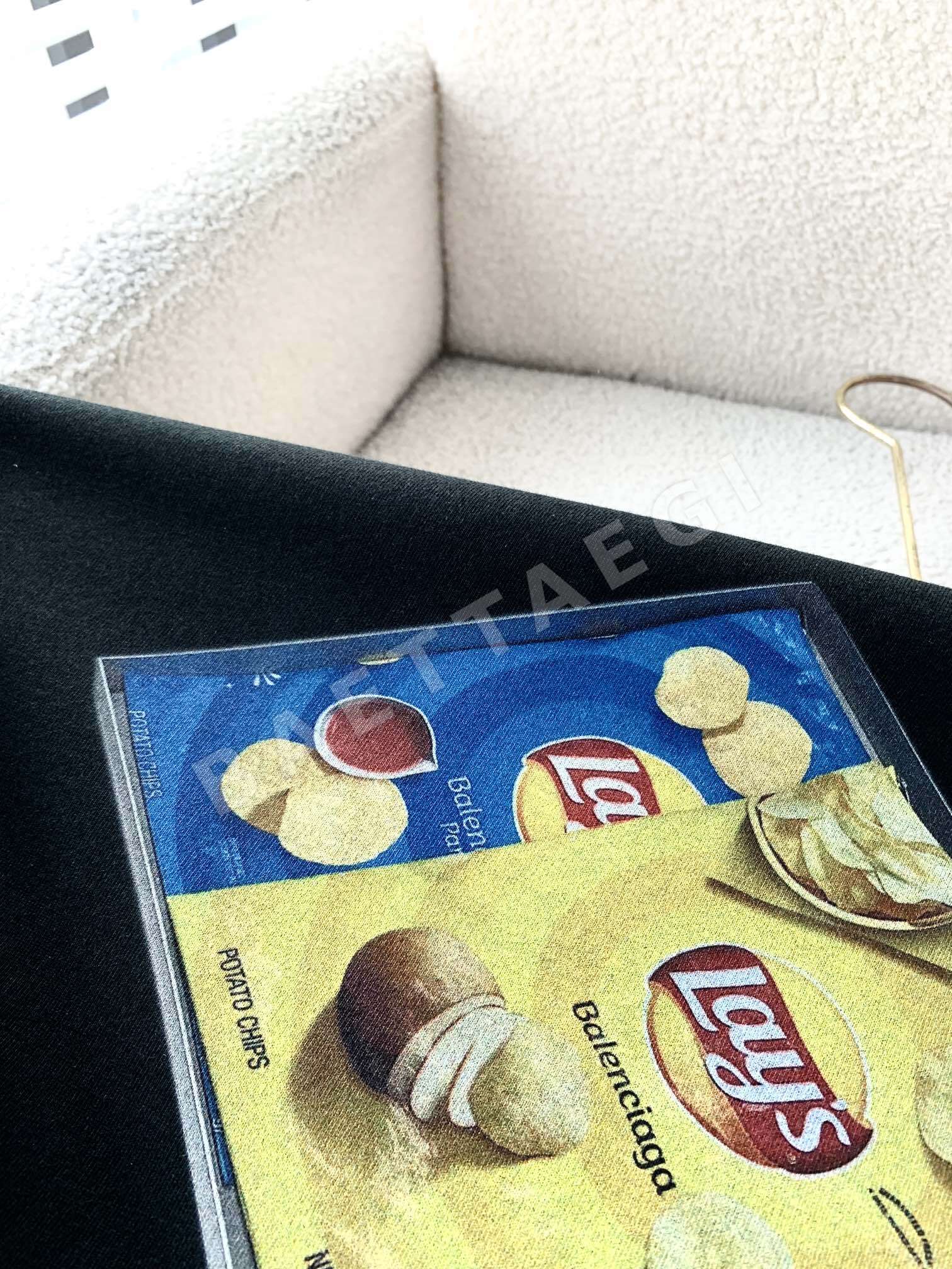발렌시아가 여성 클래식 로고 반팔 티셔츠 상세 이미지 9