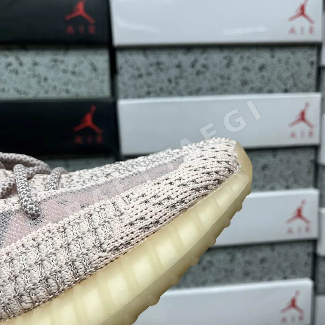 아디다스 [R] 이지 부스트 350 V2 FY5666 200734 Adidas Yeezy Boost 350 V2 상세 이미지 4