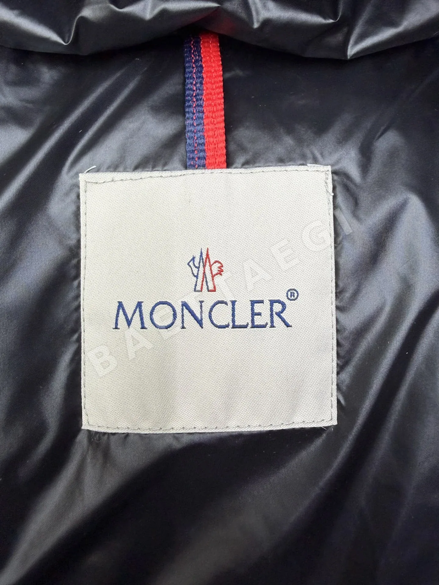 몽클레르 보레이 후드 경량 나일론 여성 패딩 상세 이미지 7