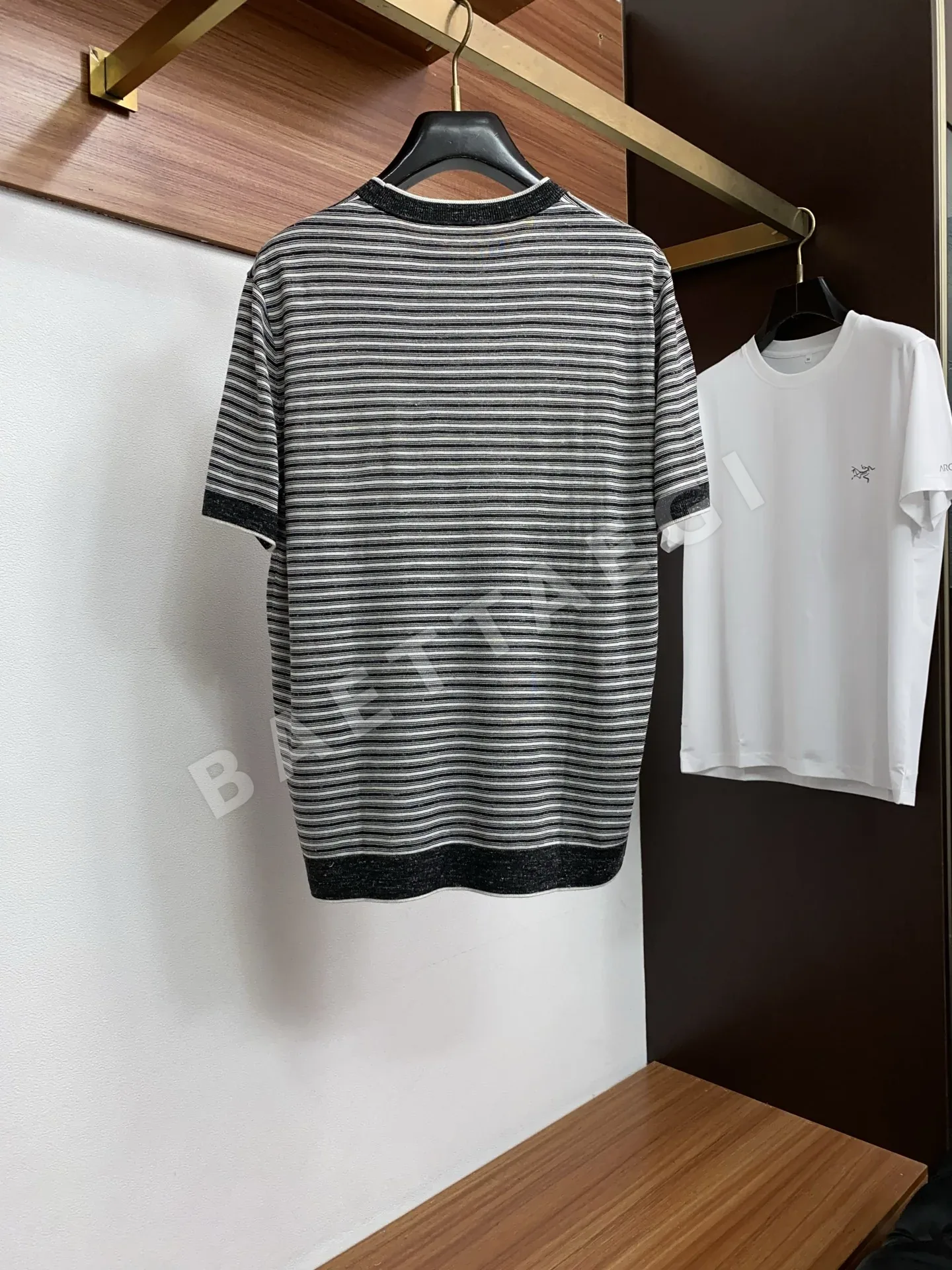 로로피아나 남성 스트라이프 라운드넥 반팔 티셔츠 상세 이미지 9