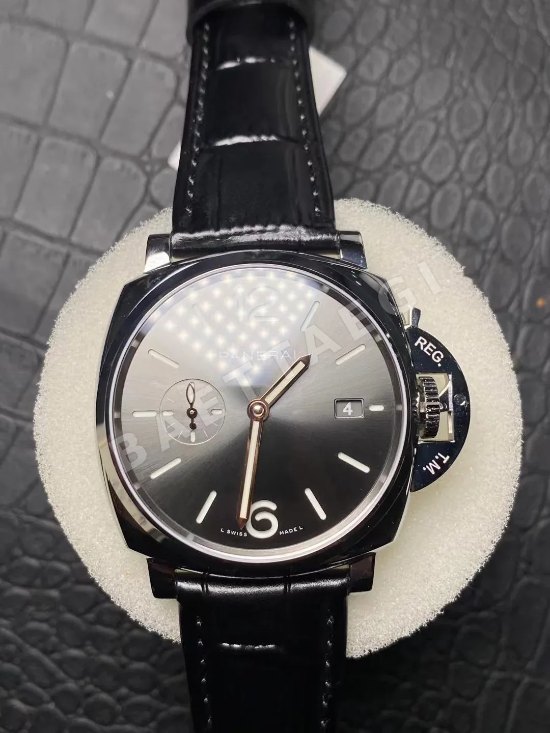 파네라이 PAM1250 시계