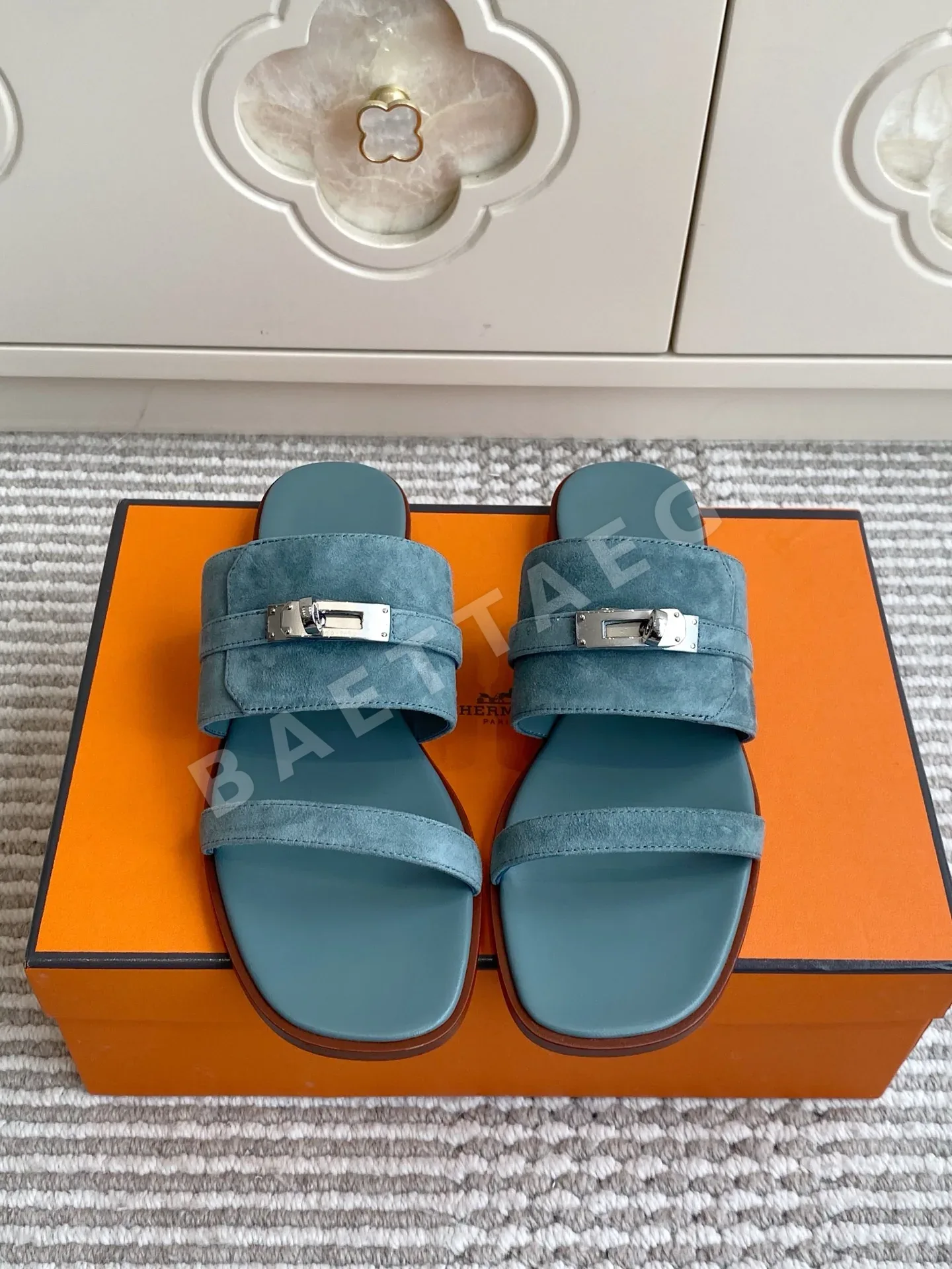 에르메스 니나 샌들 129099