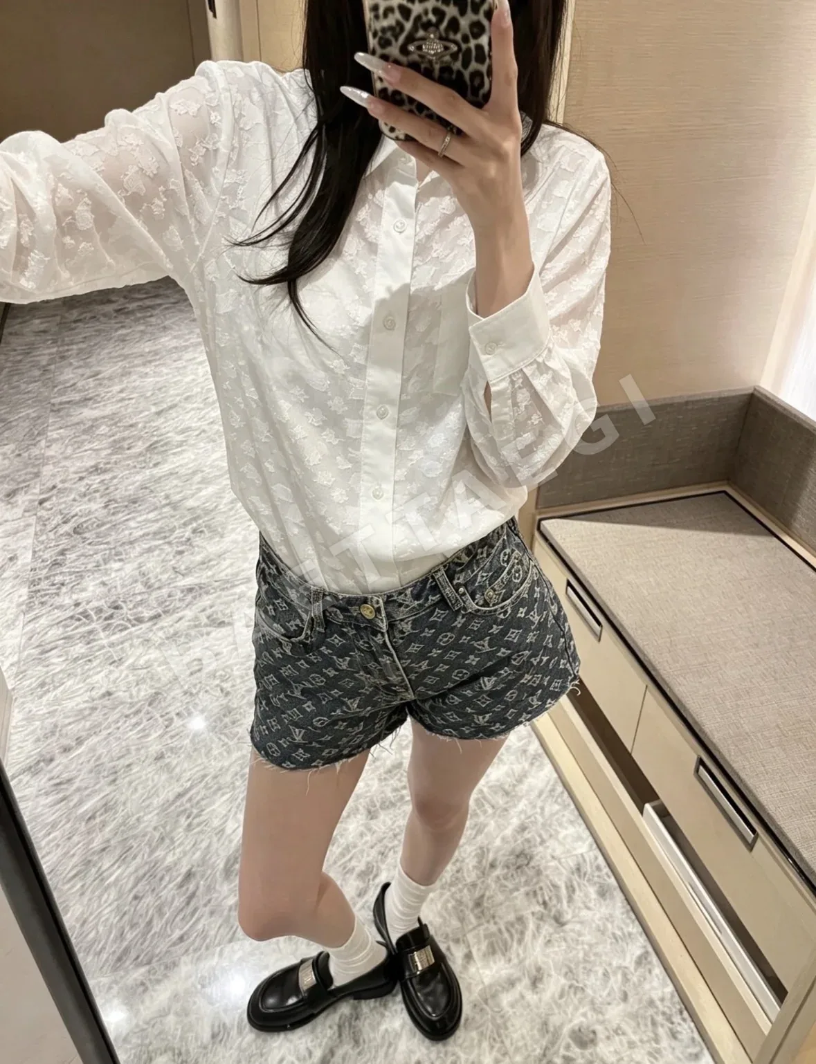 루이비통 벨벳 자카드 드롭숄더 여성 셔츠 상세 이미지 2
