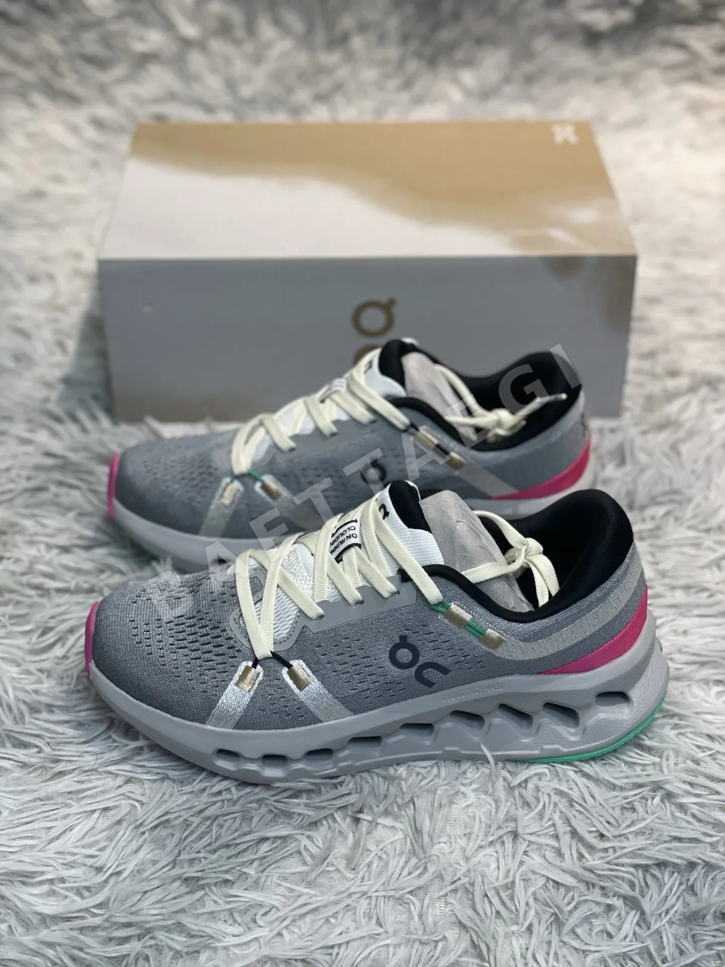 ON Cloudsurfer 2 스니커즈 상세 이미지 6