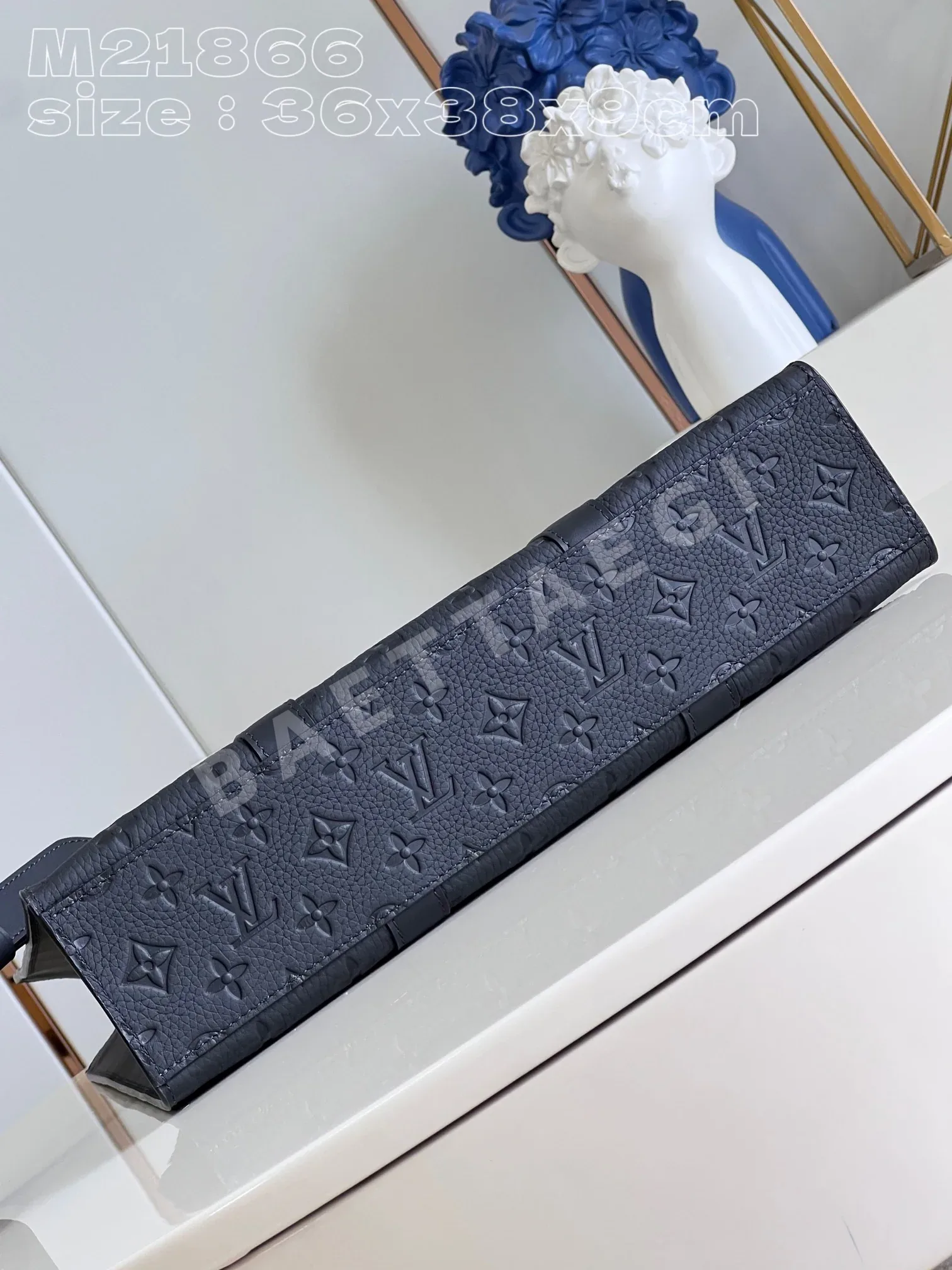 루이비통 M21866 블랙 핸드백 모노그램 상세 이미지 5