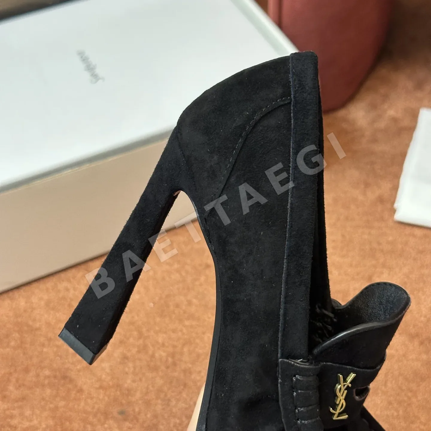 생로랑 YSL 앞코 덮인 뮬 슬리퍼 상세 이미지 4