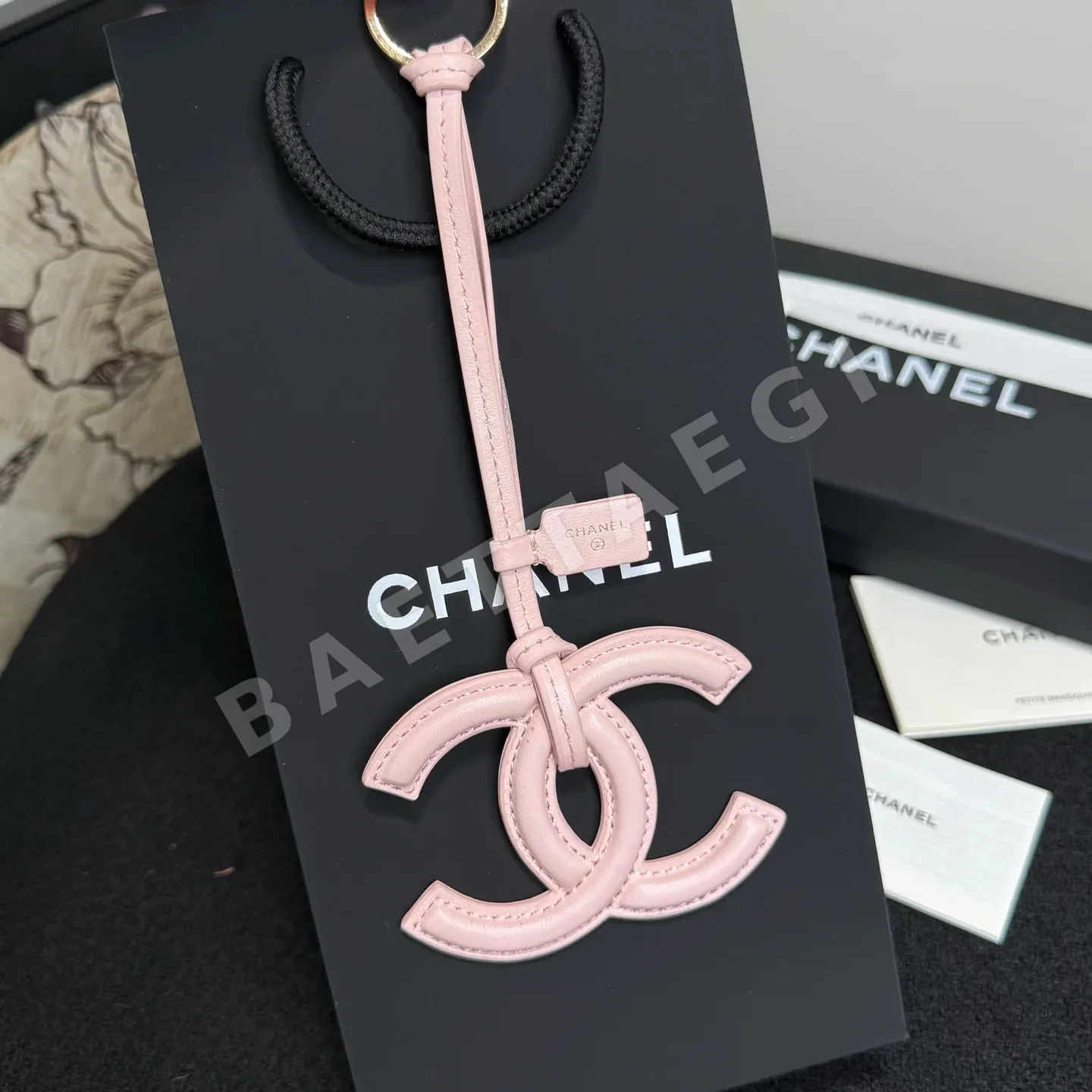 샤넬 램스킨 더블 C 로고 키링 상세 이미지 3