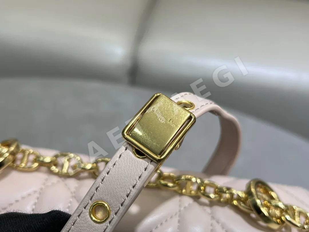 디올 카로 램스킨 체인 숄더백 상세 이미지 5