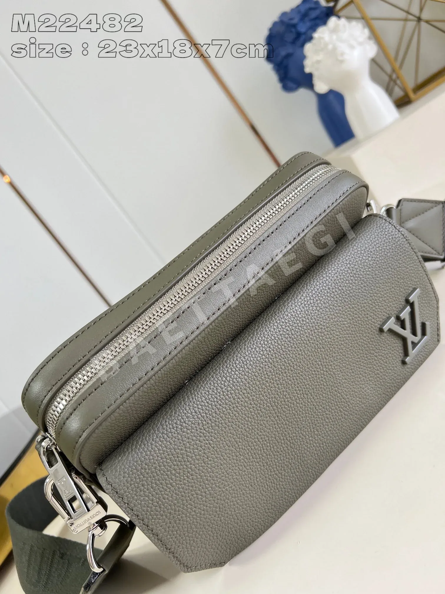 루이비통 패스트라인 메신저백 M22482 상세 이미지 7