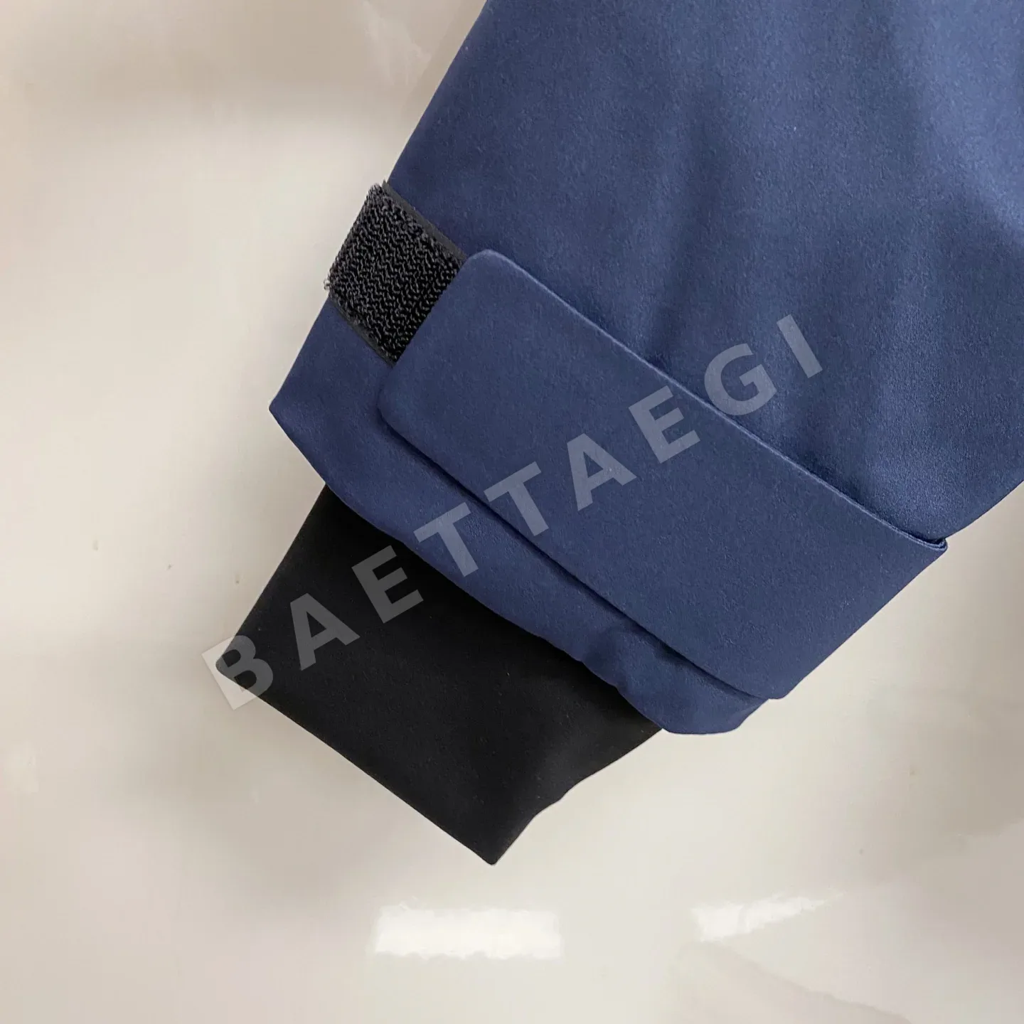 몽클레르 그레노블 다운 패딩 자켓 상세 이미지 6