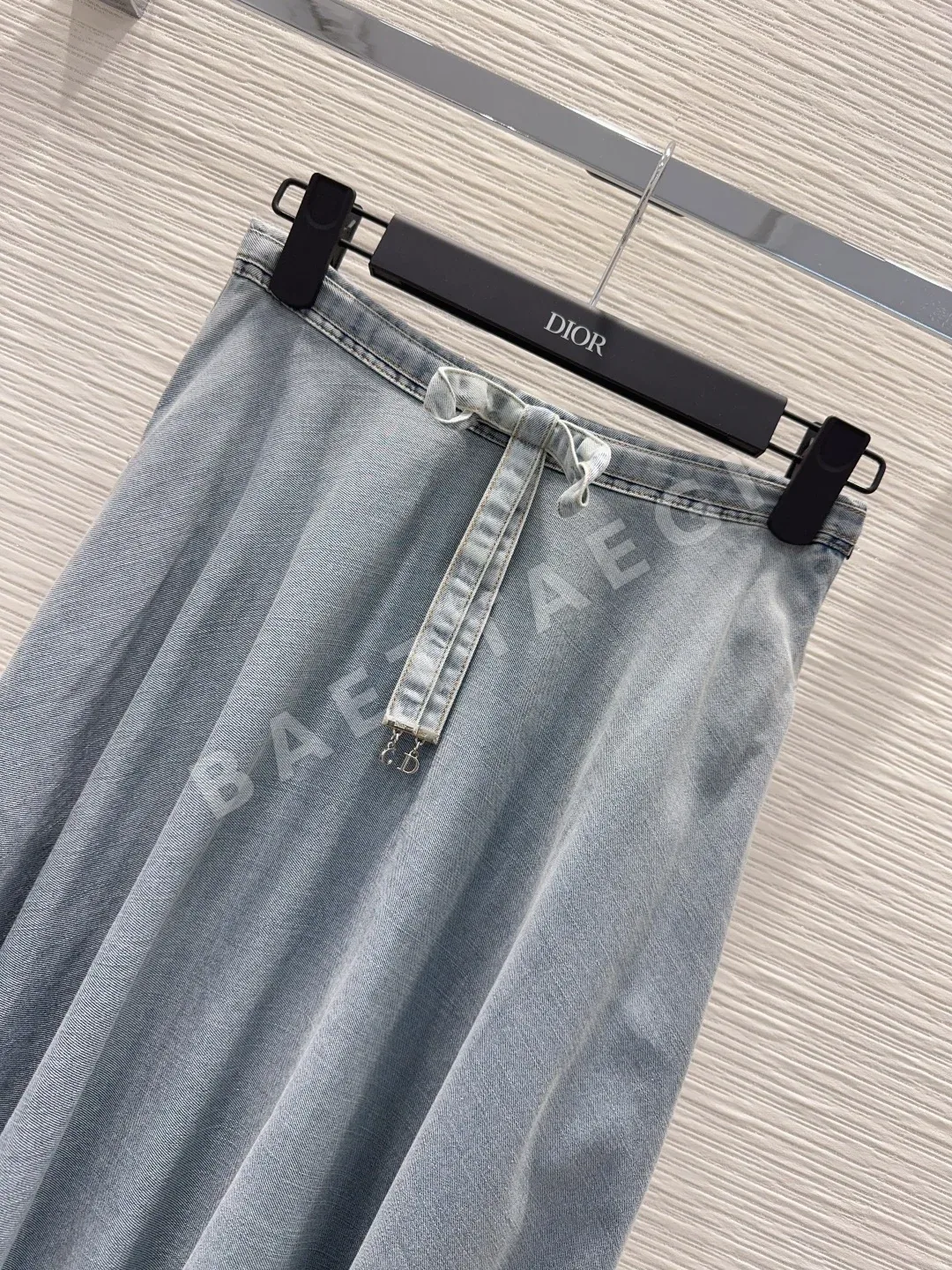 디올 데미지 가공 워시드 데님 여성 바지 상세 이미지 2