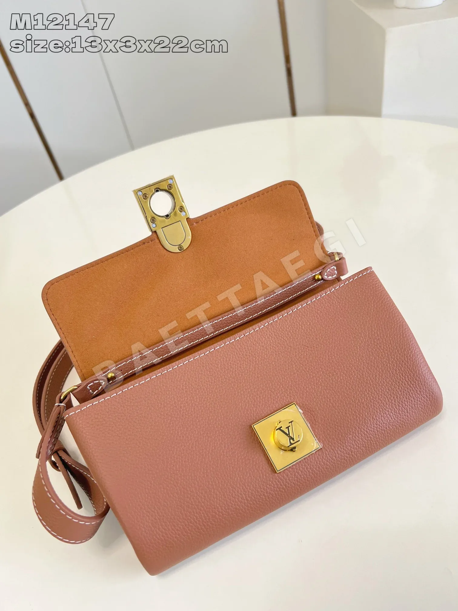 루이비통 M12147 브라운 핸드백 상세 이미지 6