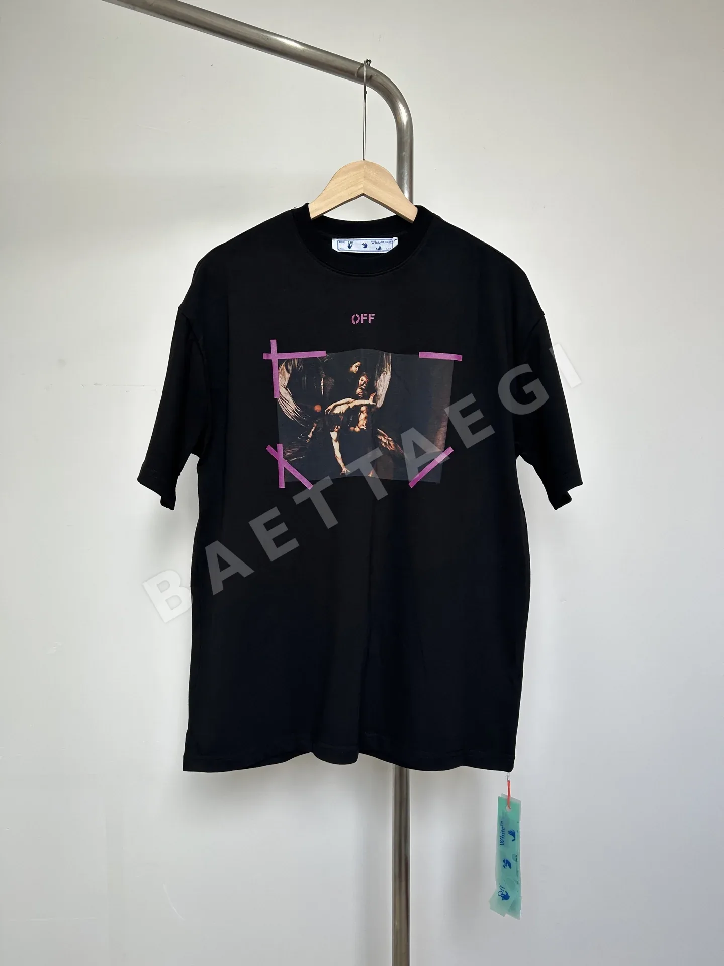 오프화이트 엔젤 카라바조 유화 퍼플 애로우 남성 반팔 티셔츠 OF 06