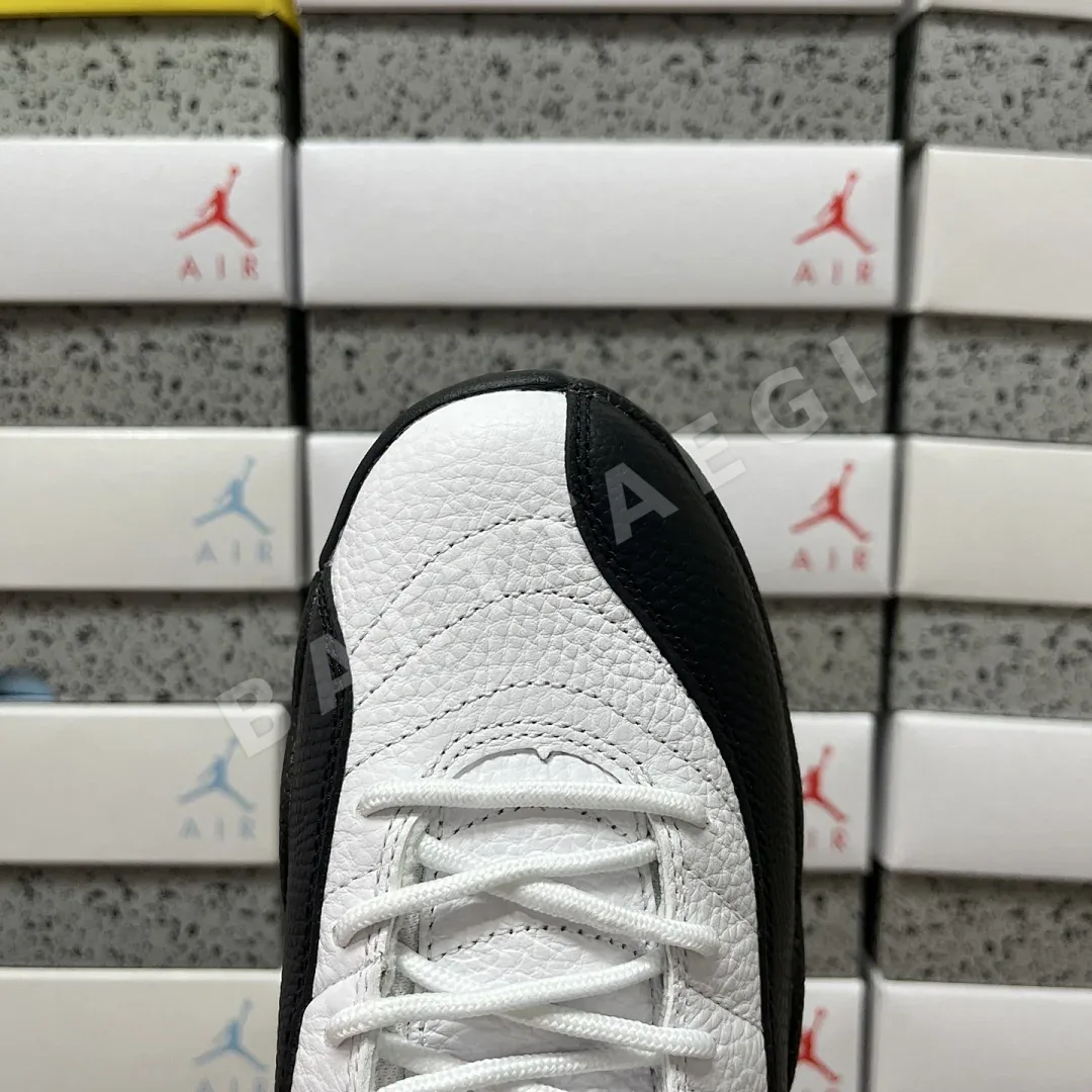 나이키 [GX] 조던 12 레트로 블랙 화이트 골드 CT8013-117 201349 Nike Jordan 12 Retro Taxi 상세 이미지 7