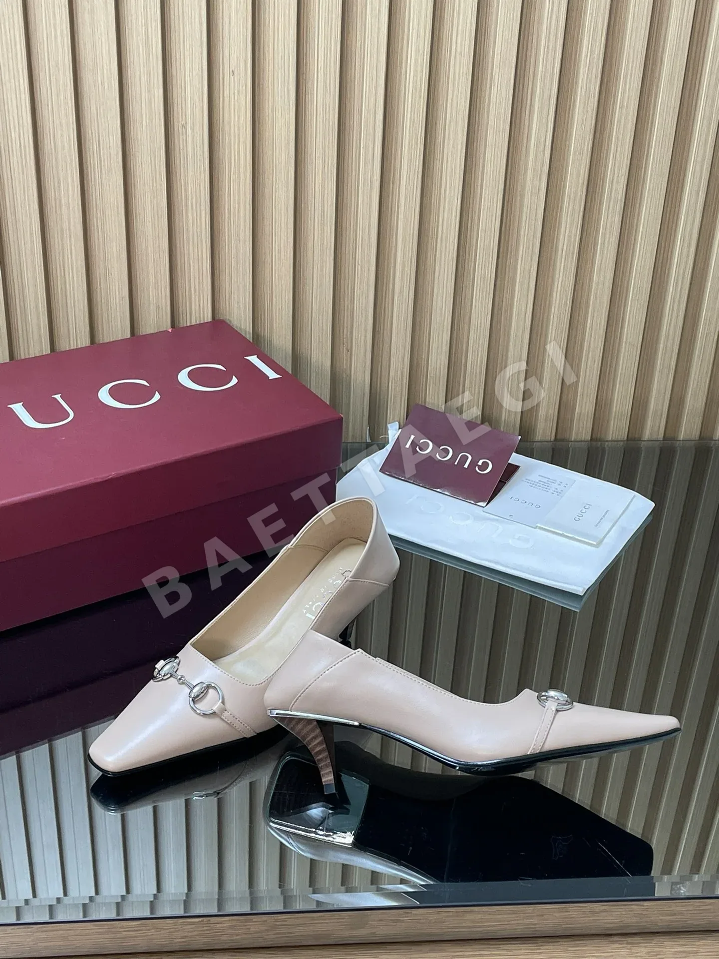 구찌 비토리아 키튼 힐 로우컷 여성 신발 상세 이미지 7