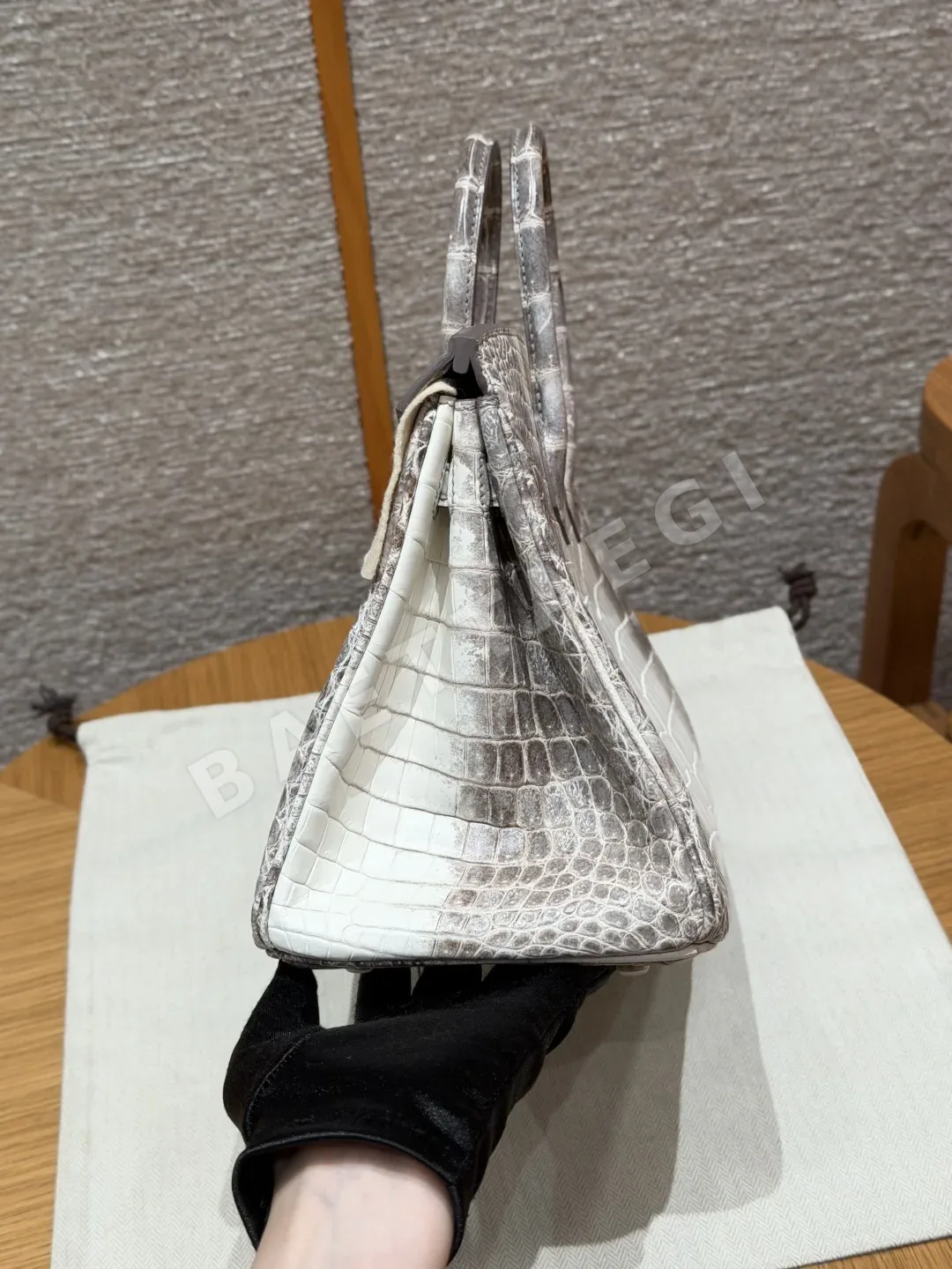 에르메스 버킨 히말라야 나일 악어 가죽 지갑 상세 이미지 4