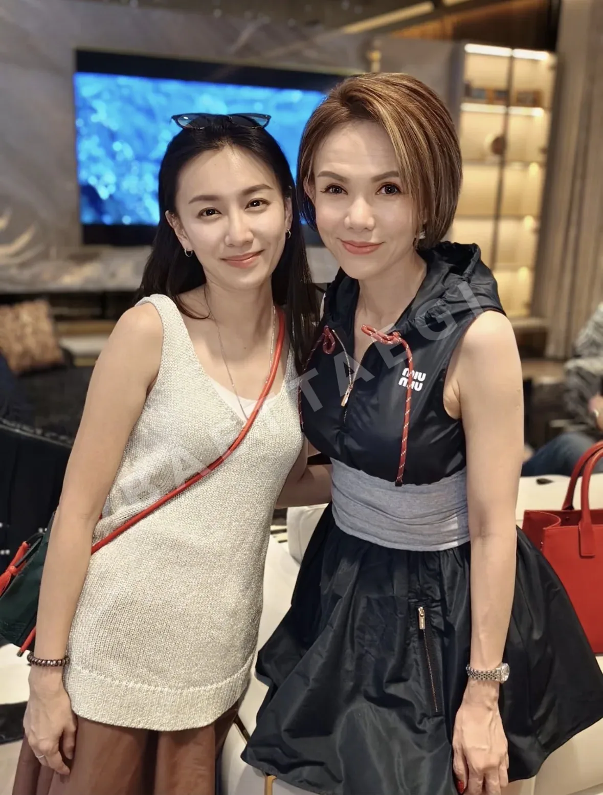 미우미우 민소매 후드 원피스 상세 이미지 4