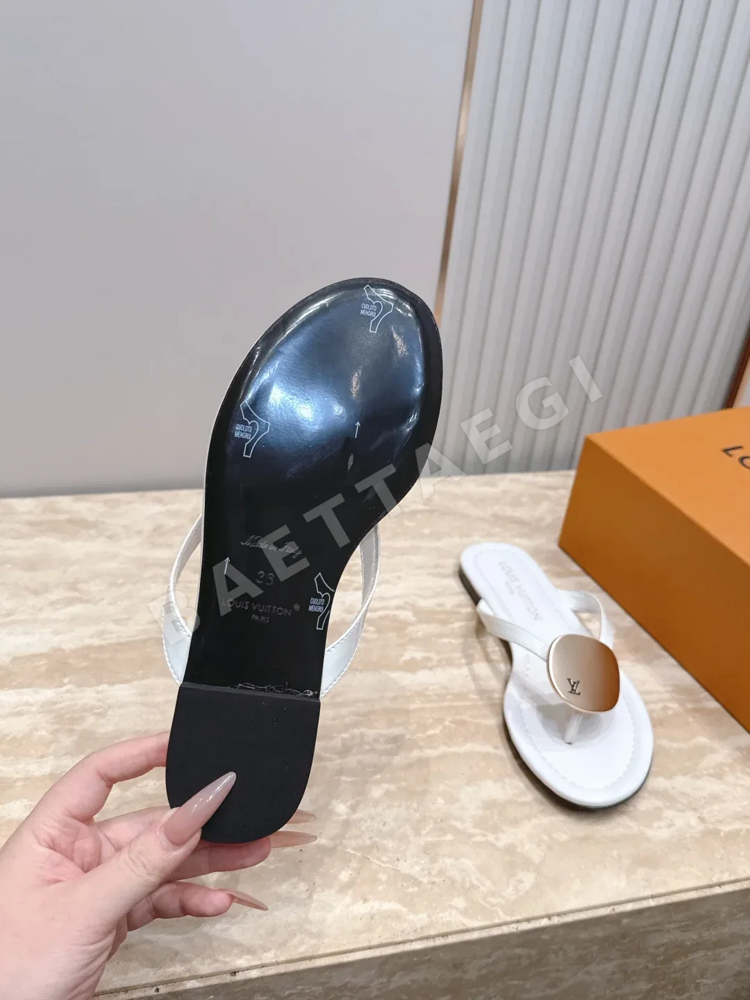 루이비통 메탈 버클 샌들 및 슬리퍼 상세 이미지 6